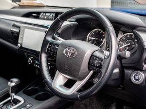 Toyota Hilux INVINCIBLE 4WD D-4D Auto - Image 3