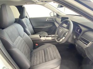Mitsubishi Outlander 2.4 PHEV Nativa 5dr Auto - Image 4