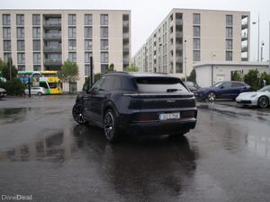 Porsche Cayenne Electric - Image 2