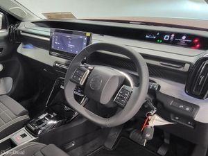 Citroen C3 Aircross PLUS 1.2L Turbo 145 MHEV e-DCT - Image 4