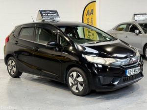 2015 Honda JAZZ/Fit 1.5 Hybrid Automatic,CarPlay - Image 3
