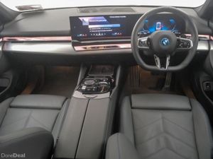 BMW 5-Series 530e M Sport Saloon - Image 4