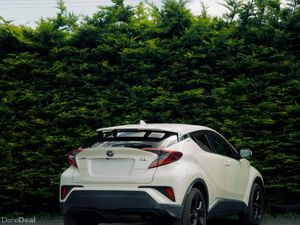 Toyota C-HR 1.8 Hybrid 2017 - Image 2