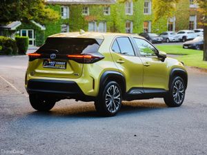 2021 Toyota Yaris Cross 1.5 Petrol Hybrid Z Auto - Image 3