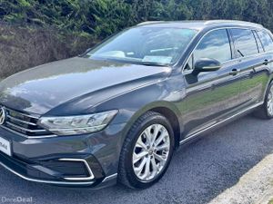 2020Volkswagen Passat 1.4  TSI PHEV - Image 2