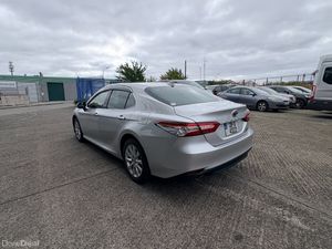 Toyota Camry 2.5 Hybrid Petrol 2021 - Image 4