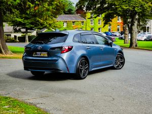 2020 Toyota Corolla Touring 1.8 Petrol Hybrid Auto - Image 3