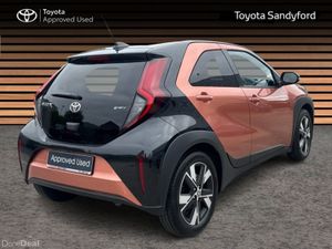 Toyota Aygo X DESIGN HYBRID AUTOMATIC // REAR CAME - Image 2