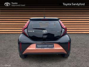 Toyota Aygo X DESIGN HYBRID AUTOMATIC // REAR CAME - Image 4