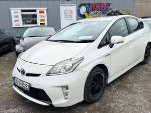 Toyota Prius 2015 - Image 2