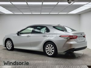 Toyota Camry Hybrid Auto - Image 3