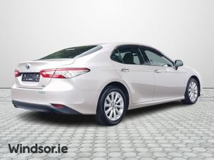 Toyota Camry 2.5 Hybrid Automatic - Image 3
