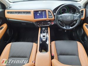 Honda Vezel ** Z HYBRID ** HUGE SPEC ** TRINITY MO - Image 2