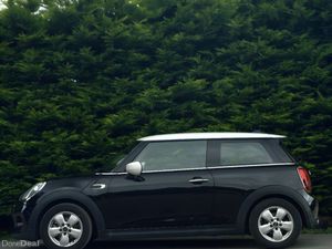 MINI Cooper D 1.5 2021 - Image 2