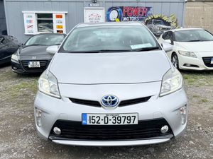 Toyota Prius 2015 Hybrid Low Mileage - Image 4