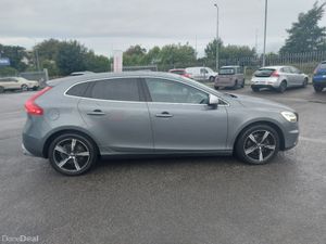 Volvo V40 2.0 T2 R-DESIGN ED 122BHP 5DR 40 SERIES - Image 4