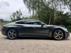Audi e-tron GT quattro *Daytona Grey…523bhp* - Image 3