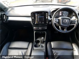 Volvo XC40 D4 AWD AUTO MOMENTUM PRO - Image 2