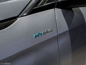 Peugeot 3008 Allure HYBRID2 PHEV 225bhp Auto - Image 4