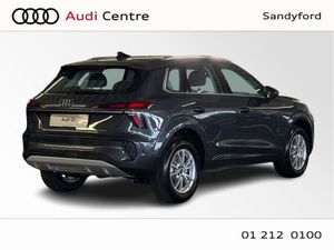 Audi Q3 E-HYBRID 270HP S-T SE - Image 3