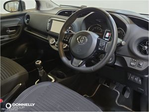 Toyota Yaris 1.5 Hybrid Design 5dr CVT - Image 4