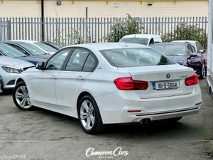 BMW 330e PREMIUM ALPINE WHITE - Image 4