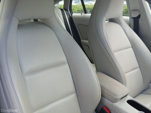 Mercedes-Benz CLA SPORTBACK 2017 1.6 PETROL 5dr - Image 3