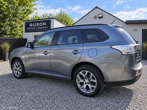 15 Mitsubishi Outlander PHEV 4WD Auto Full Leather - Image 3