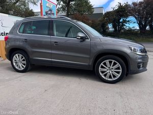 161 VW Tiguan 2.0TDI Sport Low Miles Warranty - Image 2