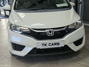 16 HONDA FIT HYBRID - Image 4