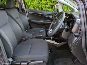 Low Mileage HiSpec Honda Jazz 1.3 NOT HYBRID, 2019 - Image 2