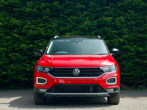 Volkswagen T-Roc 2.0 TDI Design 2021 - Image 2