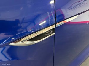 Volkswagen T-Roc R-LINE 2.0 TDI MANUAL 6SPEED FWD - Image 2