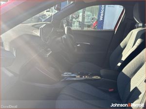 Peugeot 2008 1.2 MHEV Puretech 136bhp Allure - Image 4