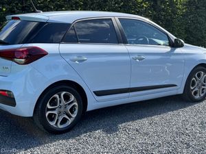 2021 Hyundai i20 1.2 Deluxe Plus - Image 3