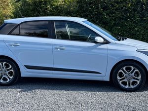 2021 Hyundai i20 1.2 Deluxe Plus - Image 2
