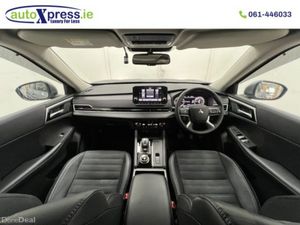 Mitsubishi Outlander PHEV 4WD G , Reversing camera - Image 2