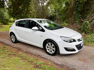 141 Vauxhall Astra, Brand New NCT to December 2027 - Image 4