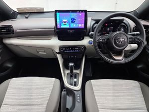 Toyota Yaris 1.5 Z 2-Tone Hybrid - Image 4