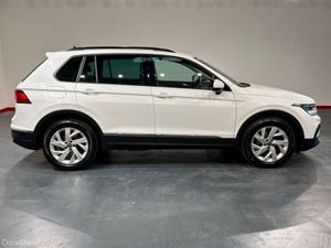 Volkswagen Tiguan 2.0 TDI AUTOMATIC - PARKING SENS - Image 3