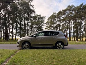 Peugeot 3008 2016 1.2 Active Low KM - Image 4