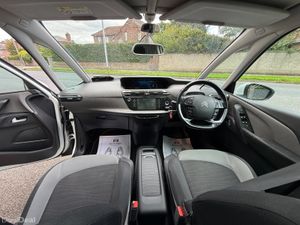 ✅ 7 Seat. Automatic. 2-yr Warranty. Glass-roof. - Image 3