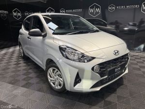Hyundai i10 1.0 5DR ONE OWNER LOW MILEAGE - Image 4