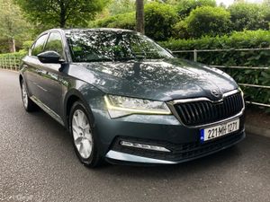 Skoda Superb 1.5TSI 150HP Deluxe SE Edition - Image 4