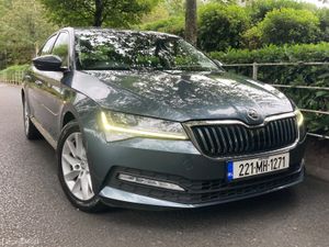 Skoda Superb 1.5TSI 150HP Deluxe SE Edition - Image 3