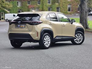 2021 Toyota Yaris Cross 1.5 Petrol Hybrid Auto - Image 3