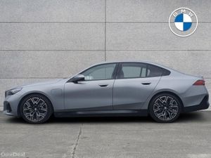 BMW 5-Series 530e M Sport Pro Saloon - Image 3