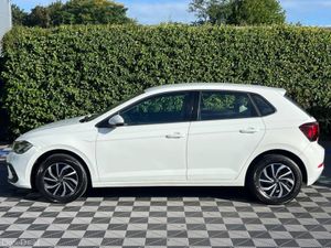 Volkswagen Polo LIFE 1.0 TSI AUTO // APPLE CARPLAY - Image 3