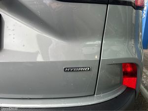 Ford Kuga TITANIUM 2.5FHEV190 S6.2 - Image 2