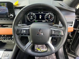 Mitsubishi Outlander 7-SEATER 2.4 HYBRID AUTO ** H - Image 4